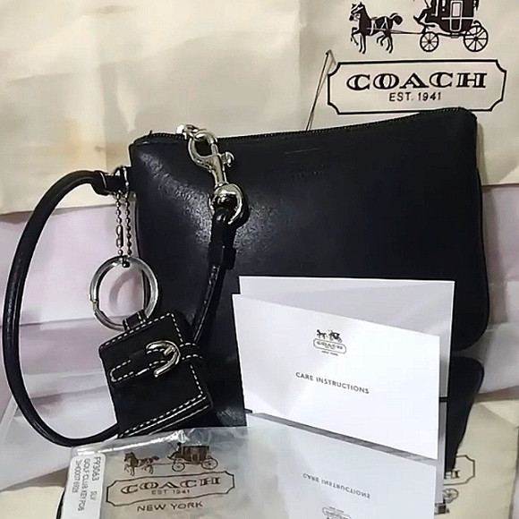 COACH Lambskin Leather 🛍️ Wristlet Iconic Coach "C" Attached Keyring NWT - Picture 8 of 8